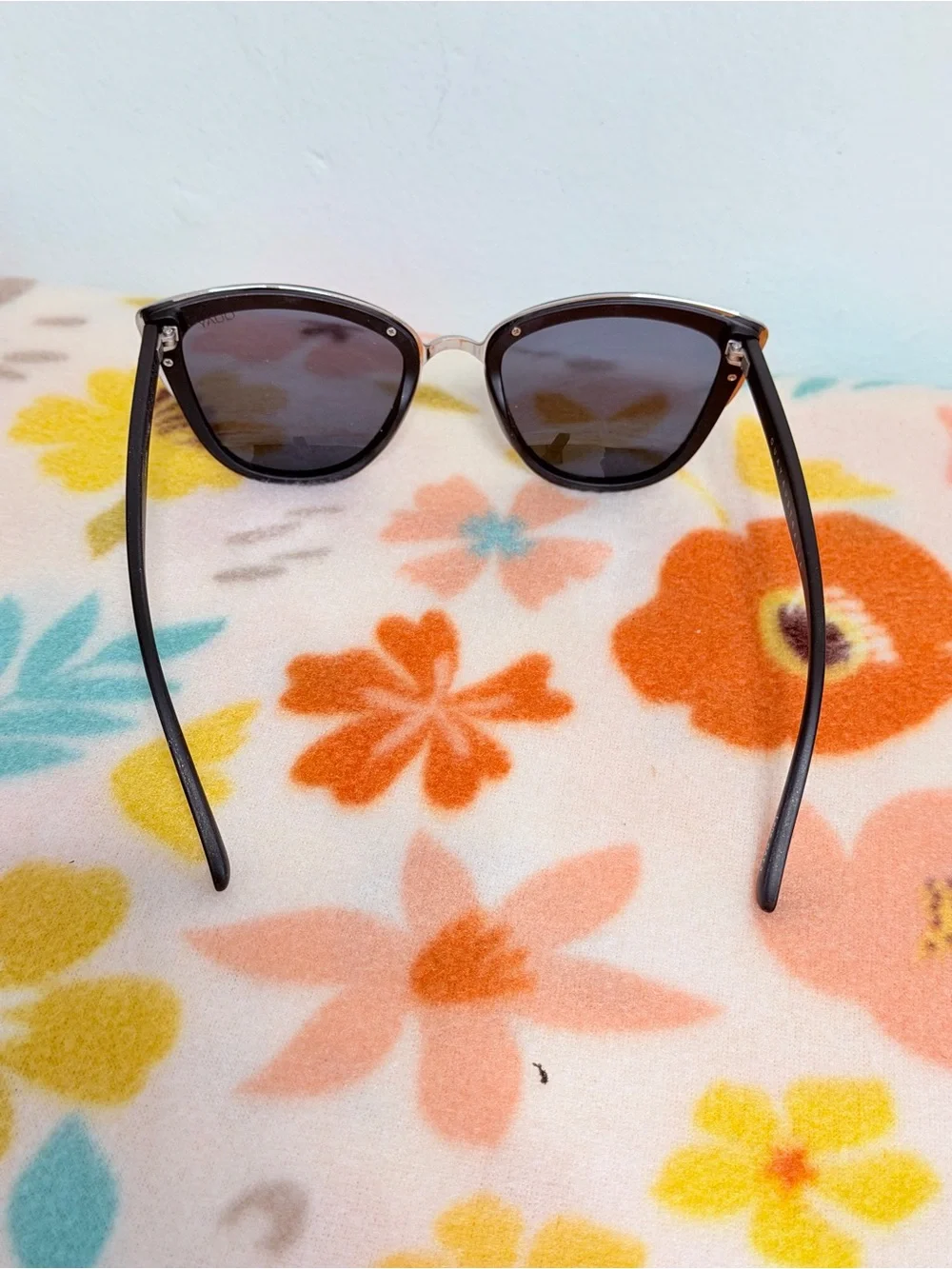 Quay Australia Black Cat-Eye Sunglasses with Dark Lenses
